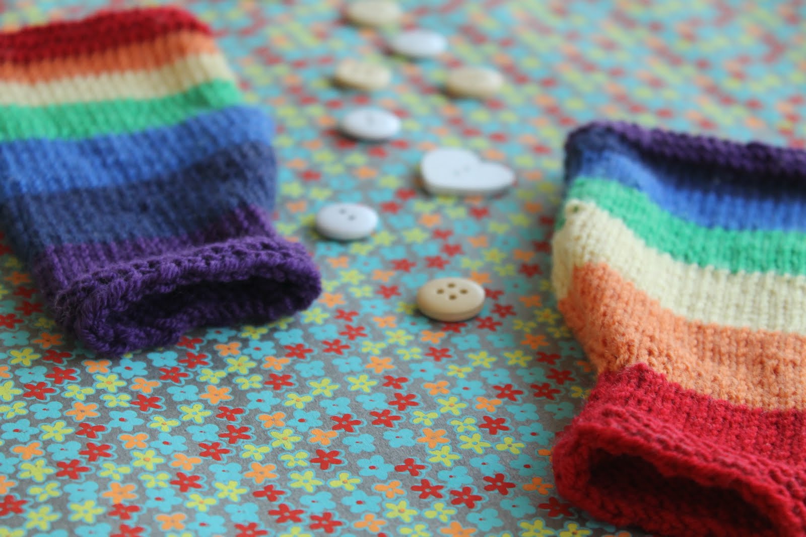 Rainbow baby legwarmer knitting pattern