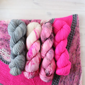 Miss Chief shawl packs
