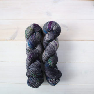 Snek speckled sock yarn